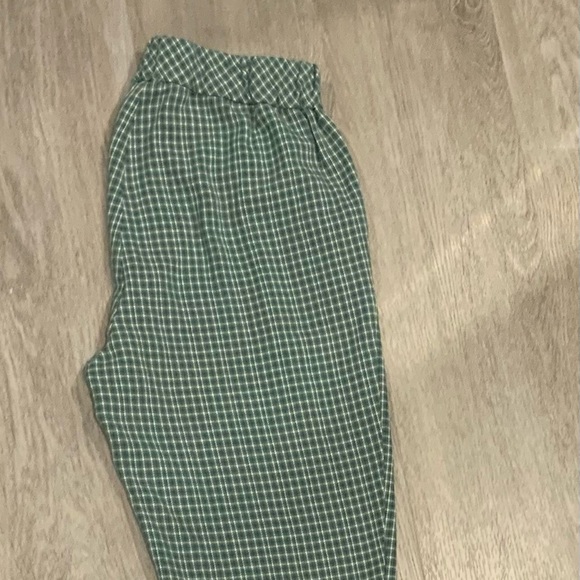 💗3/$15 💗 Simon’s TWIK Women’s XS green elastic waist cuffed pant. Gently Worn - Picture 2 of 3